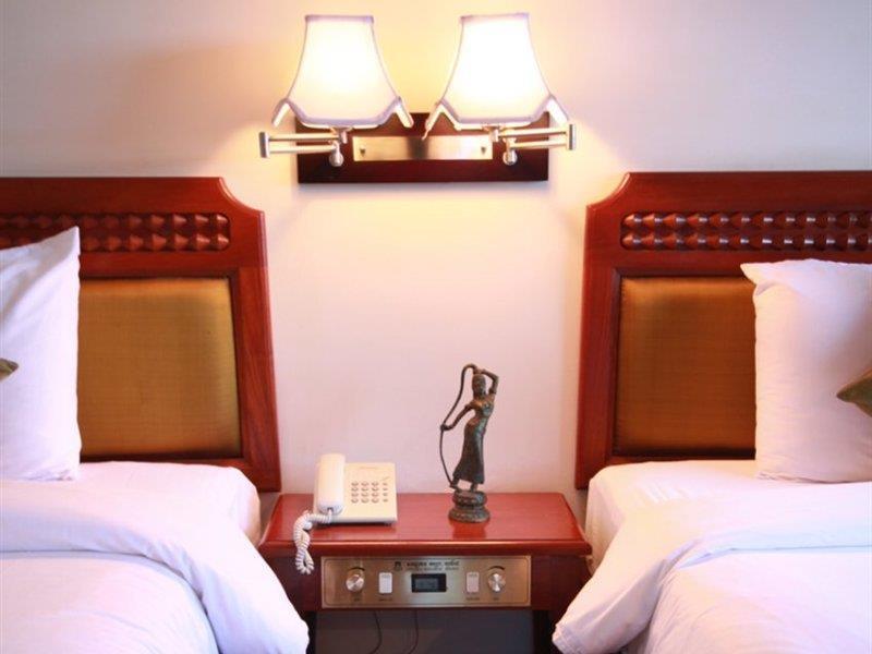 Apsara Holiday Hotel 시엠리아프 외부 사진